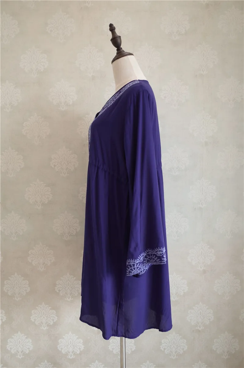 Женское пляжное платье с вышивкой голубое Хлопковое туника V образным вырезом и