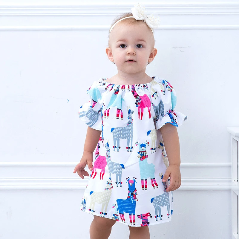 Летнее платье для девочек разноцветное с рисунком альпаки и радужной расцветки