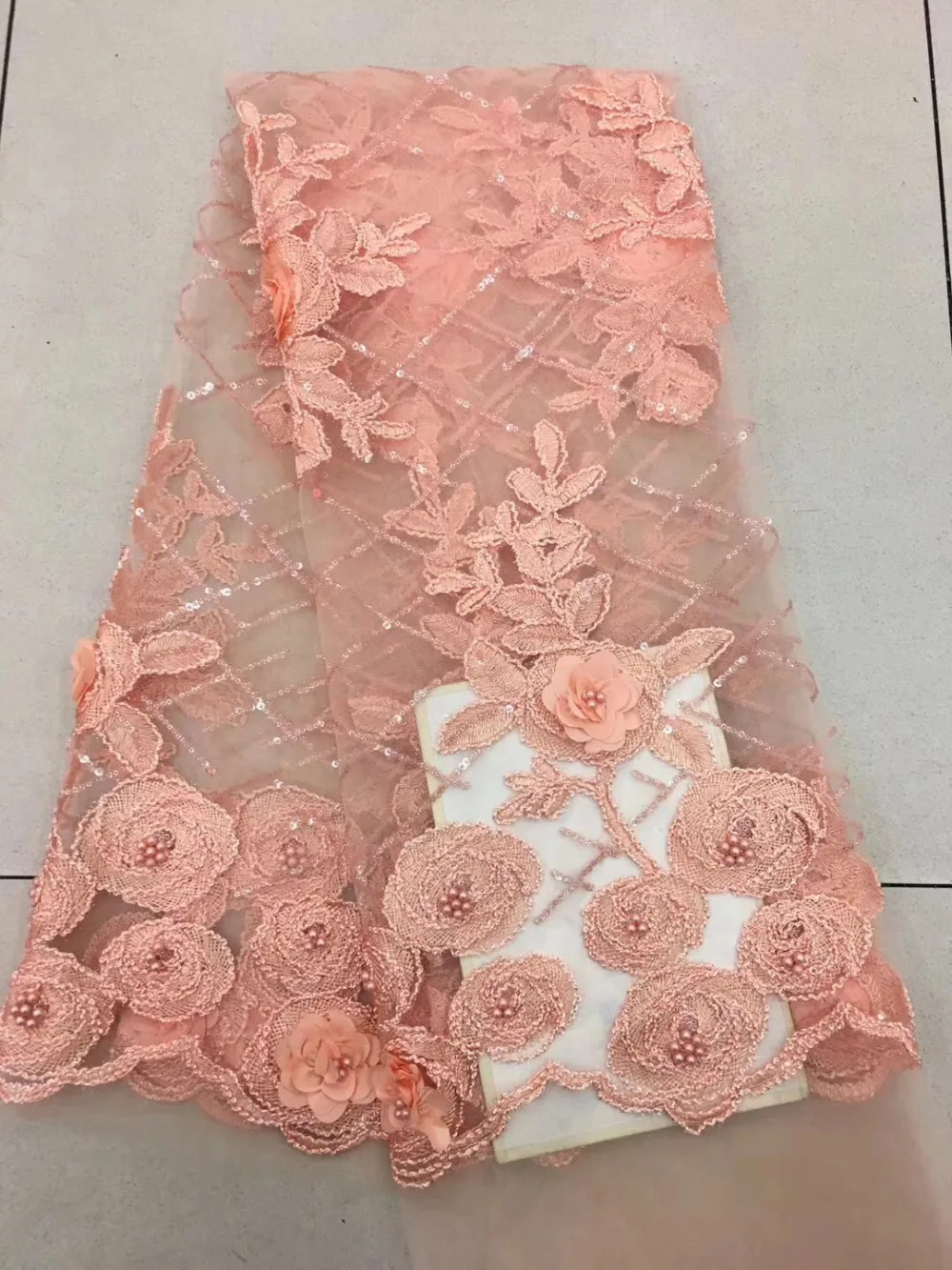 

2018 Latest Fashion Sequins African Lace Fabric Of Beaded And 3D Big Flowers African French Lace Fabric High Quality Wedding