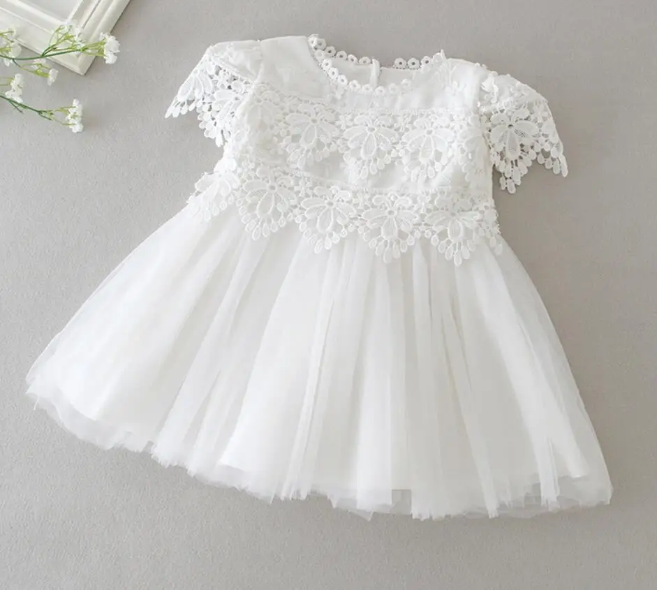Белое платье для крестин маленьких девочек кружевное причастия с ромашками