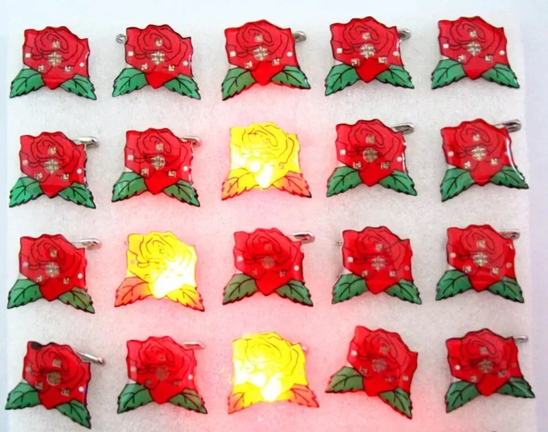 

Flash Rose Flower Brooch Valentine's Day glow badge
