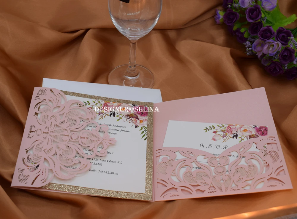 Роскошный Розовый лазерный вырез блестящее карманное приглашение Quinceanera со