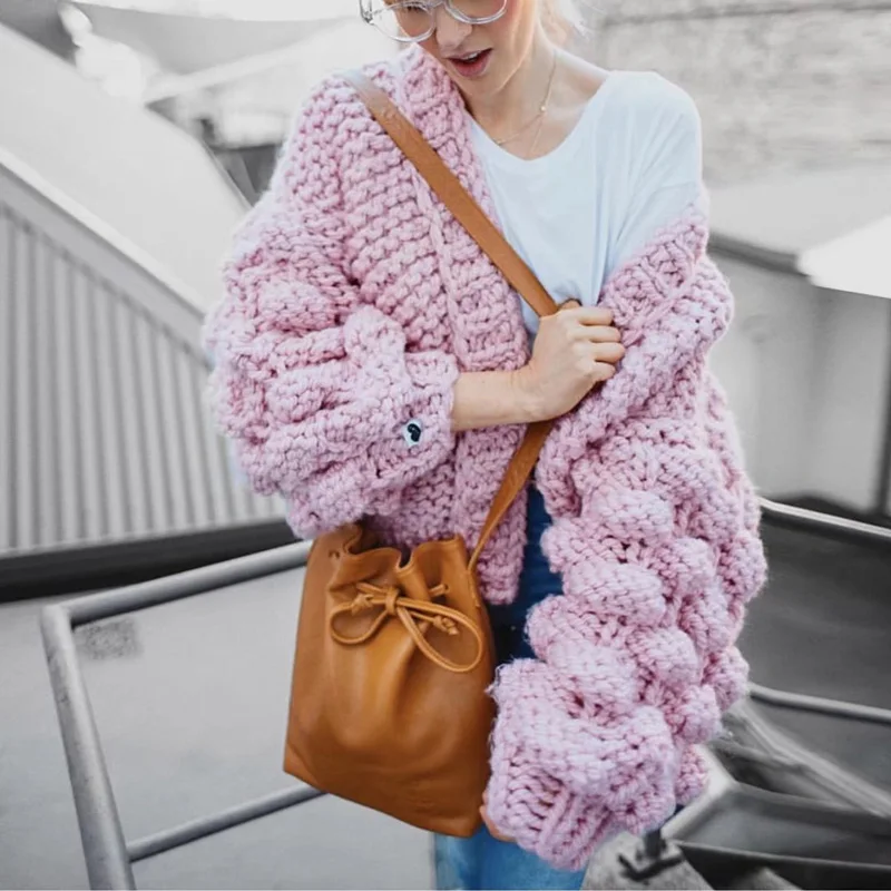 Женский вязаный кардиган с помпоном красный розовый или Серый пышными рукавами