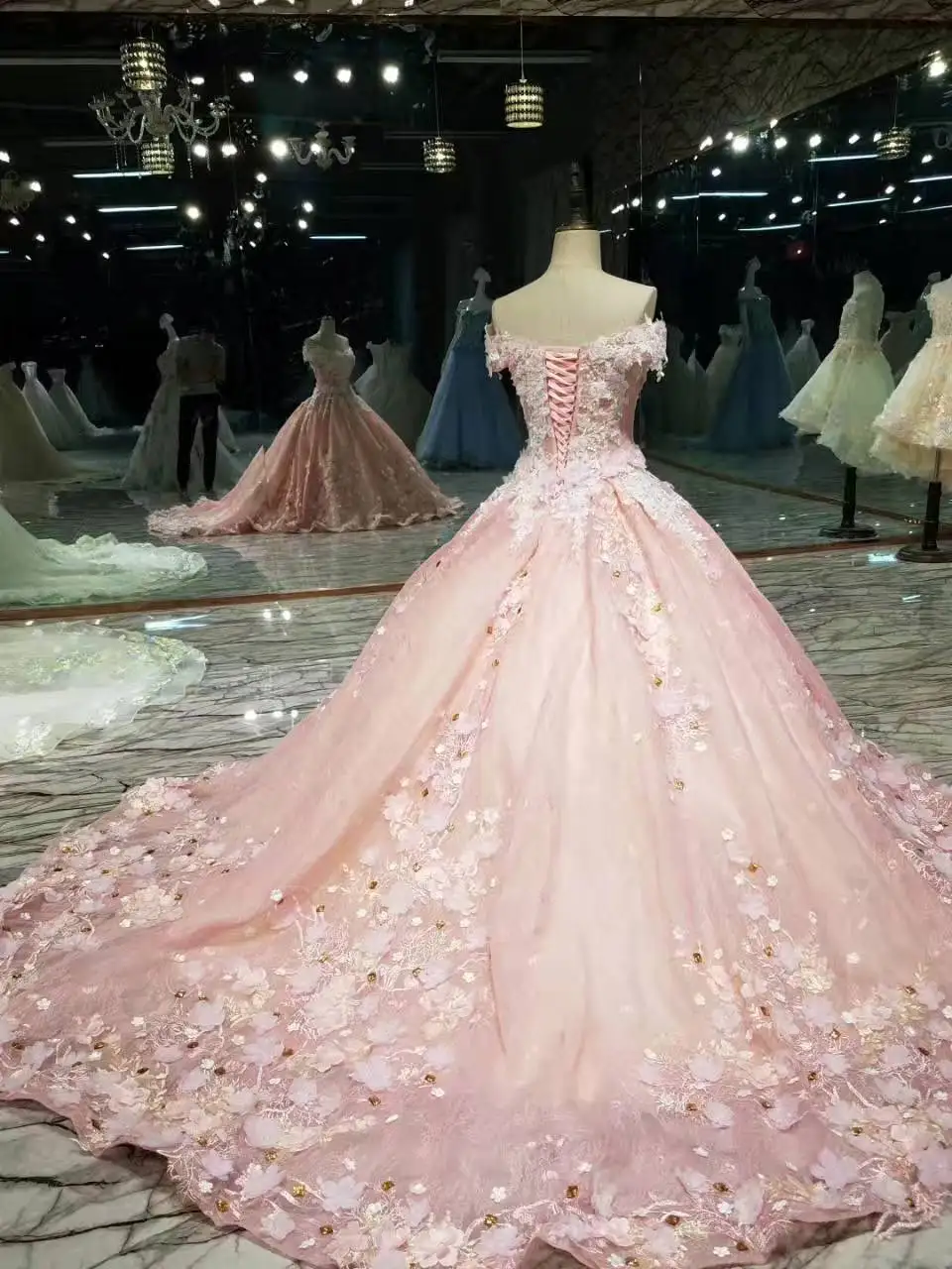 2017 бальное платье с цветами свадебное кружевной аппликацией и бисером винтажное