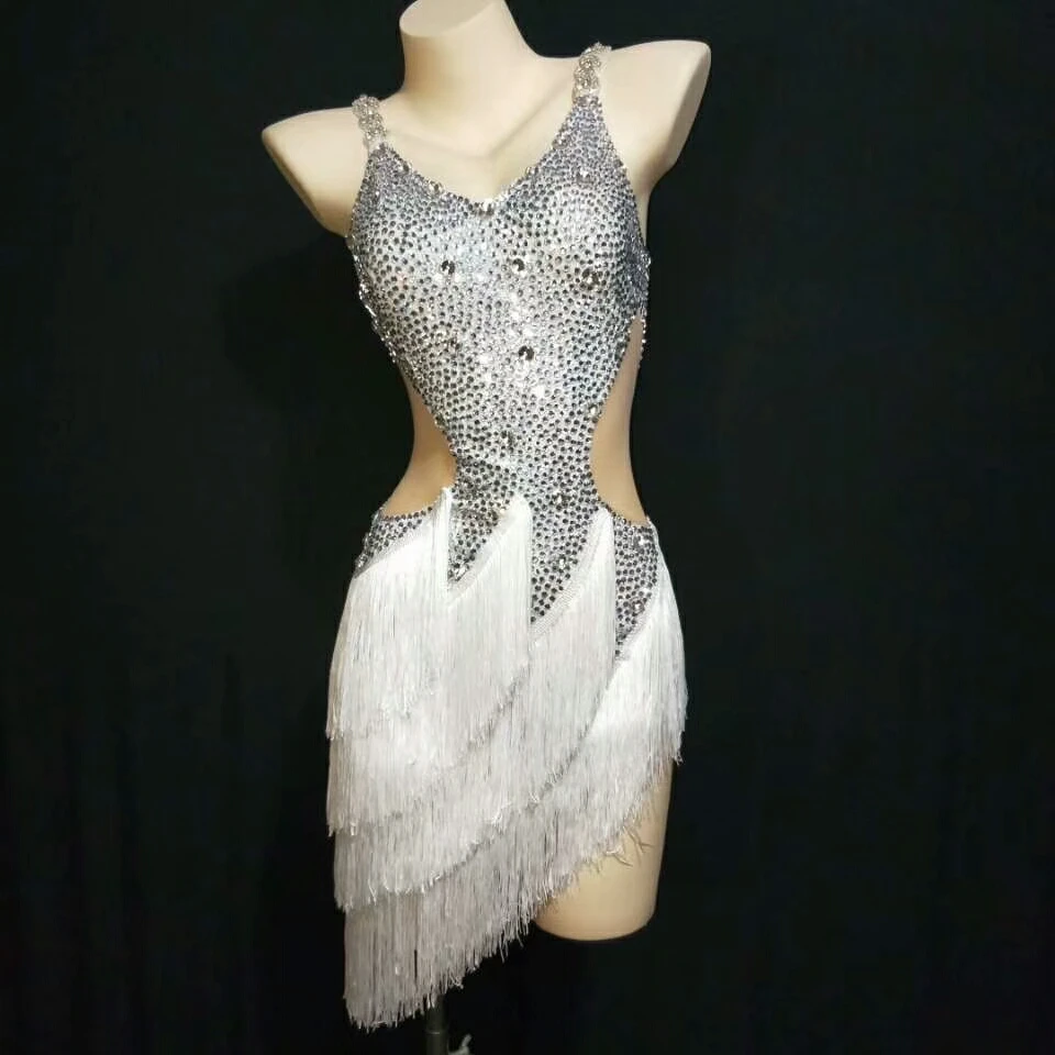 

Блестящее серебристое женское платье для латиноамериканских танцев, со стразами, юбка с кисточками, костюм для сальсы, самбы, румбы, с бахро...