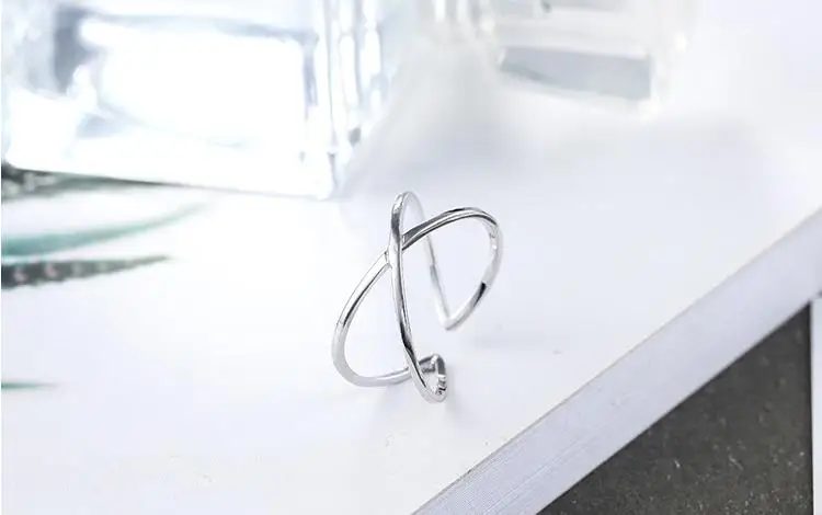 Женское кольцо в стиле панк серебряное с крестом ретро простое регулируемым