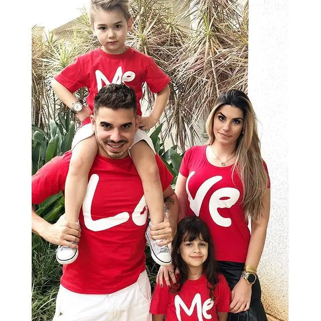 Семейная Одинаковая одежда BKLD футболка с надписью LOVE ME для отца матери дочери