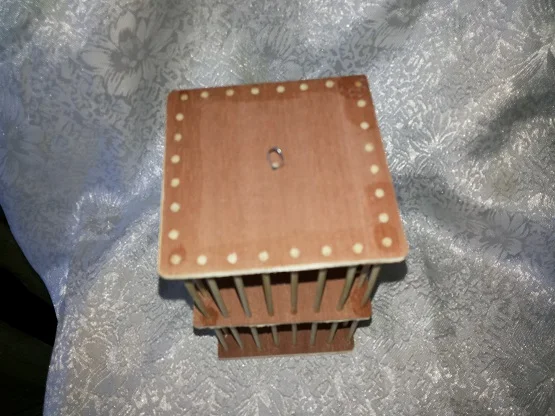 Кузнечик рептилии черви на гусеничном ходу двойная деревянная накидка ручная