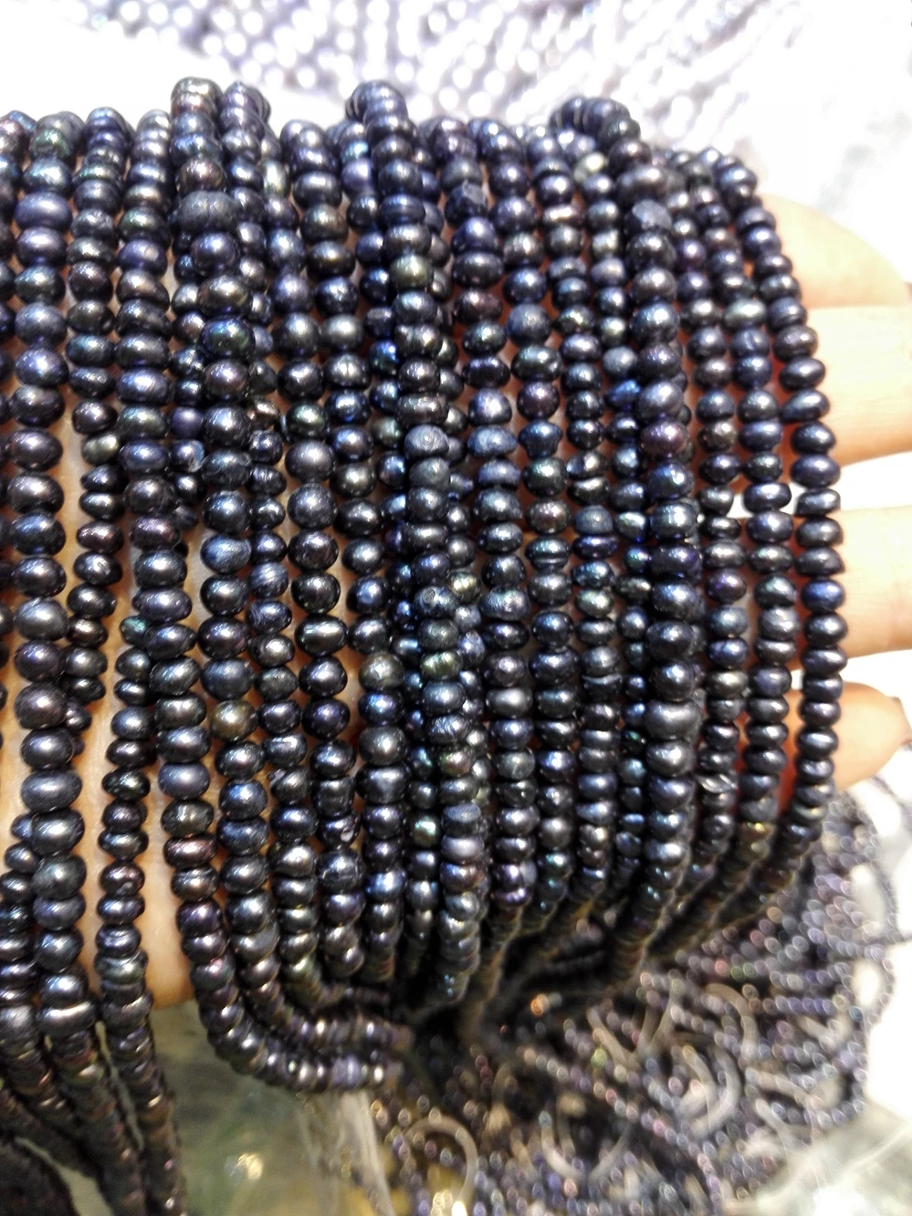 Натуральный пресноводный жемчуг 2-4 мм черный цвет настоящий бусины россыпью одна