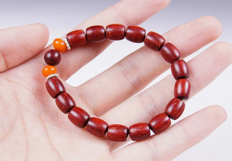 Индия очаговая красного сандалового дерева бусины браслеты 8 * 9 мм ствола бутик