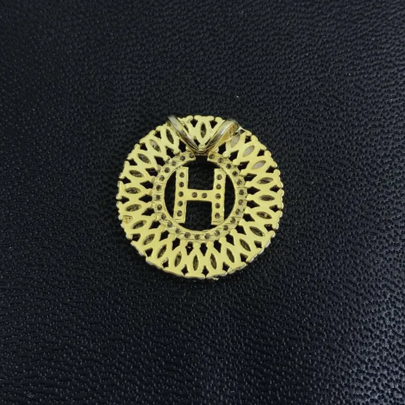 OMYFUN Factory Price Initials Letter Pendant Necklace Brazil Cubic Zirconia Inlay Round Shape Alphabet H Jewelry Bijoux | Украшения и