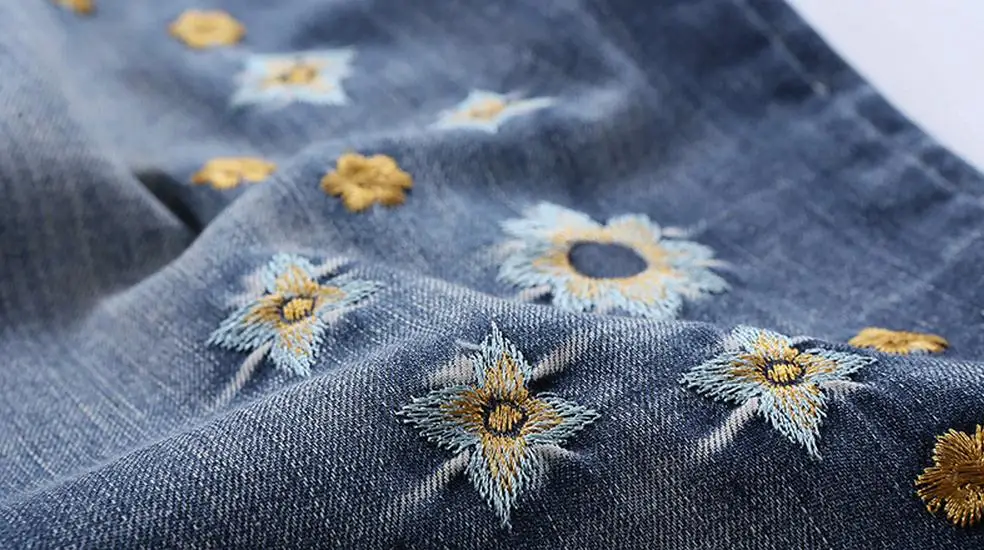 

2XL-7XL Plus size new fashion embroidery flower pattern cotton jeans 2020 women wide leg jeans denim Bleached jeans wj741