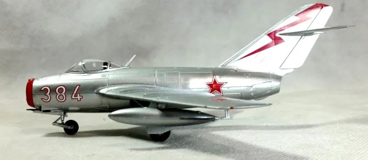 1: 72 Трубач советская MIG15 Mikoyan 1" Faggot" модель истребителя 37130 статическая Коллекционная модель только одна