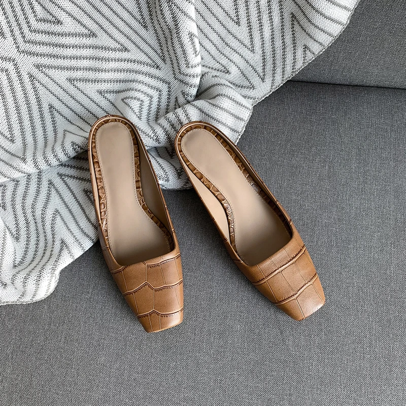 ?? ISNOM エンボス牛革スリッパ女性 2019 新しい女スライド靴女性の正方形のつま先猫かかとミュール靴ファッションパーティー靴