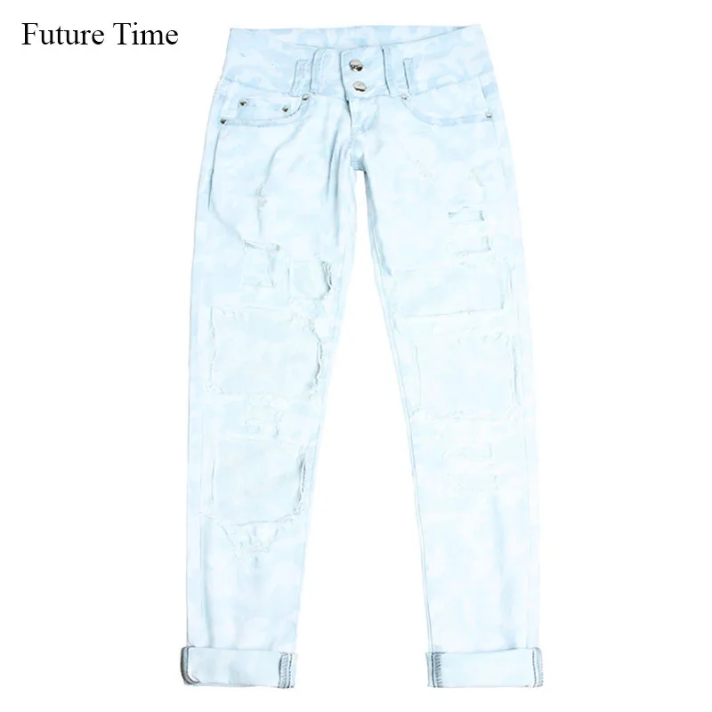 В ближайшее время Искусственно состаренная с дырками Для женщин Джинсы