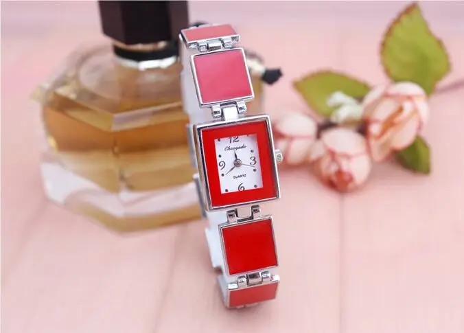 Часы наручные chaoyada женские кварцевые роскошные брендовые золотистые с браслетом