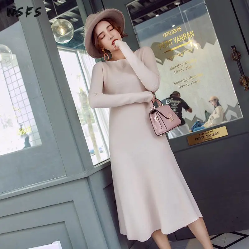 Осеннее трикотажное платье бежевого черного серого хаки женское с круглым