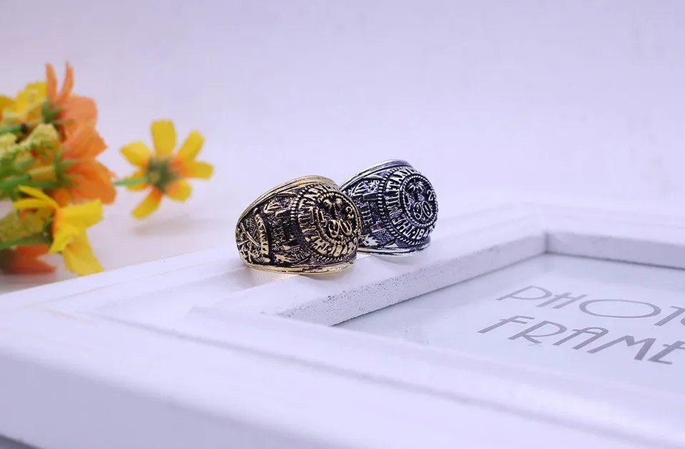 Лучший Продавец Фильм Драгоценности Карточный Домик Старинные Swirl Сплава 2 Цвета Выгравированы Мужские Кольца