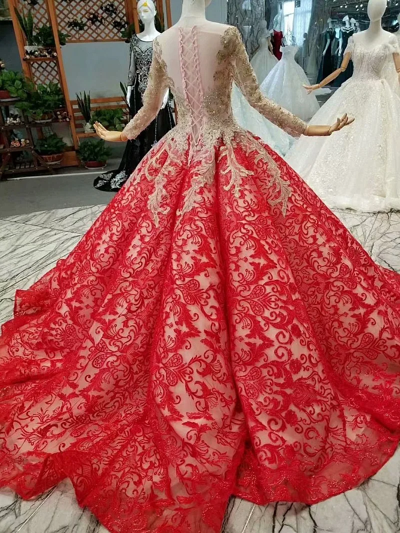 Винтажное бальное платье с вышитыми цветами свадебное прозрачной горловиной