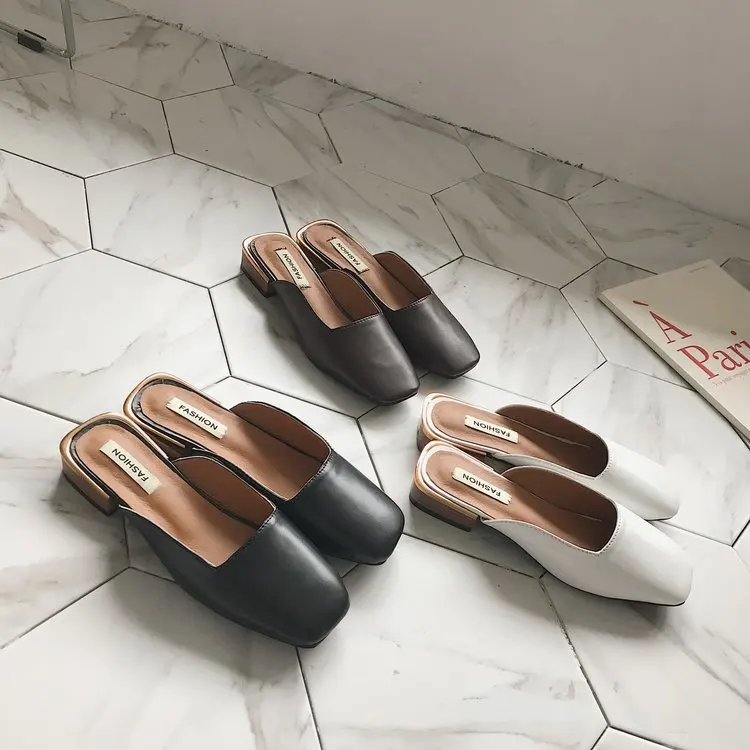 Женская обувь; шлепанцы без задника в горошек; zapatos mujer; коллекция года; сезон лето; модные шлепанцы с квадратным носком; тапочки с закрытым носком; лоферы; цвет черный, белый