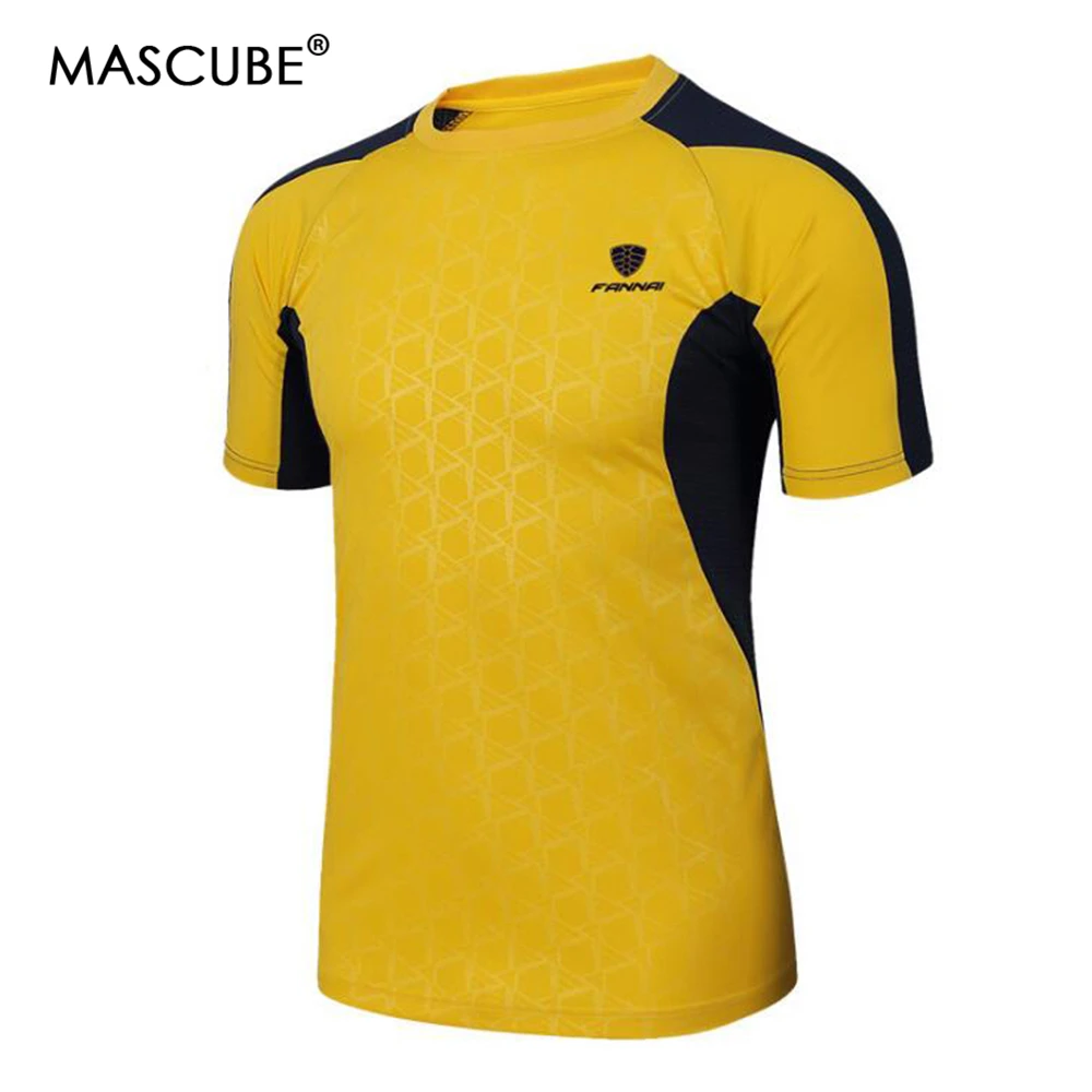 Модные мужские рубашки MASCUBE стильные утонченные облегающие для тренировки