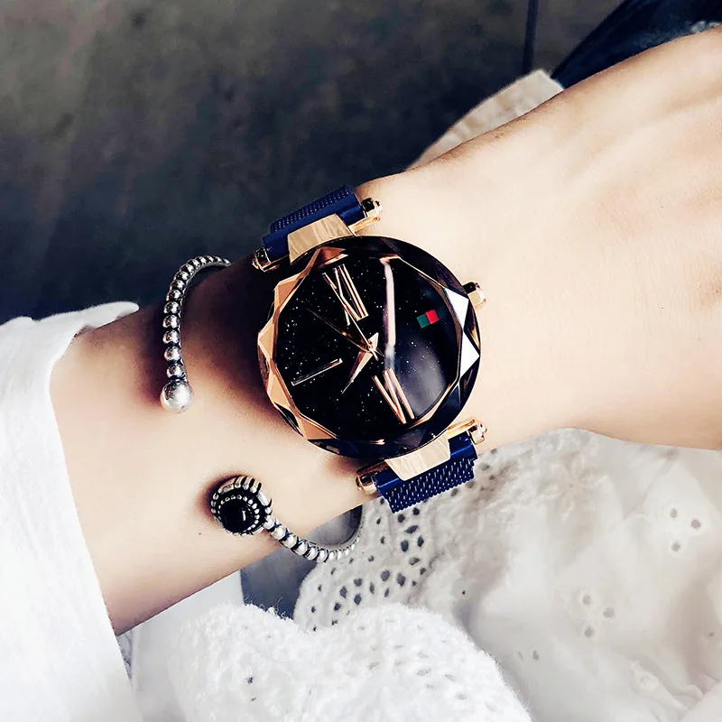 Женские Водонепроницаемые часы с магнитным ремешком черные изображением