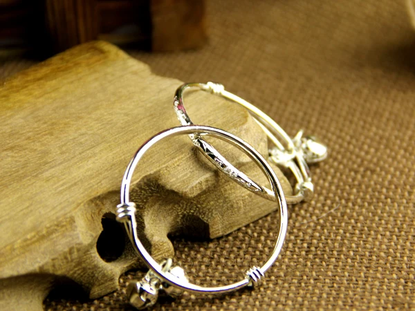 Детский браслет с колокольчиками 2 шт. посеребренный/Золотой платформой 18 К для