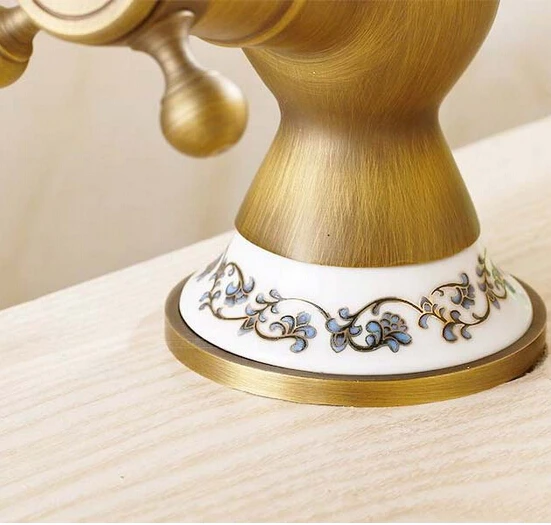 Кухонный смеситель с двумя ручками поворотный кран из сине-белого фарфора