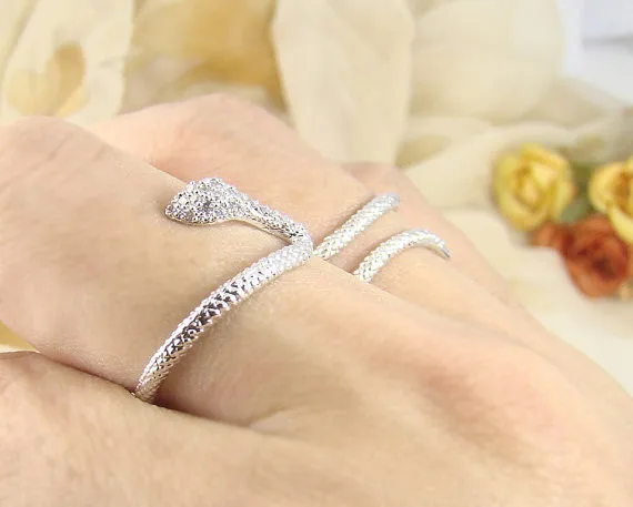 Женское кольцо в виде змеи для подростков регулируемое с двумя пальцами и