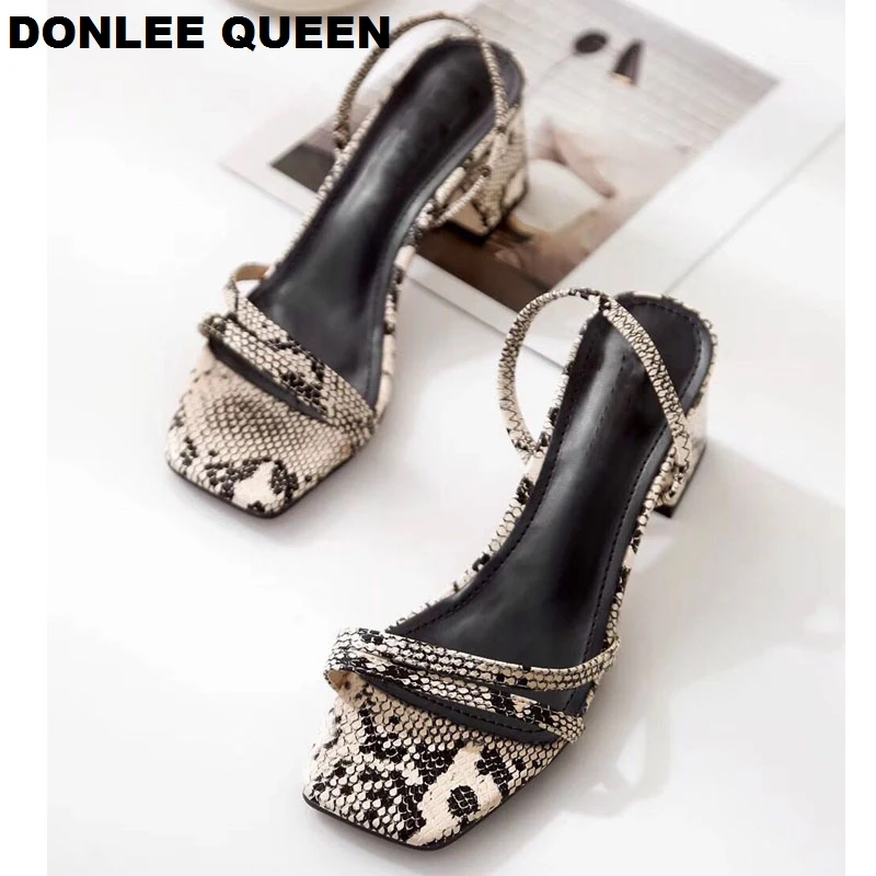 DONLEE QUEEN/босоножки с ремешками на лодыжках; женские босоножки из змеиной кожи на среднем каблуке; шлепанцы без застежек; обувь для подиума; Zapatos De Mujer; модельные туфли