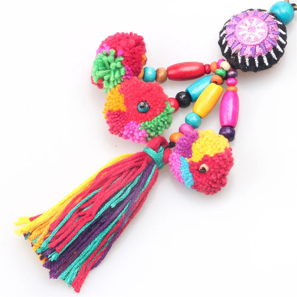 

Original Design Pompom Balls Long Charm With Colored Wood Chain Key Chains For Women Men Bohemian Trinket Keyrings Car Keychain