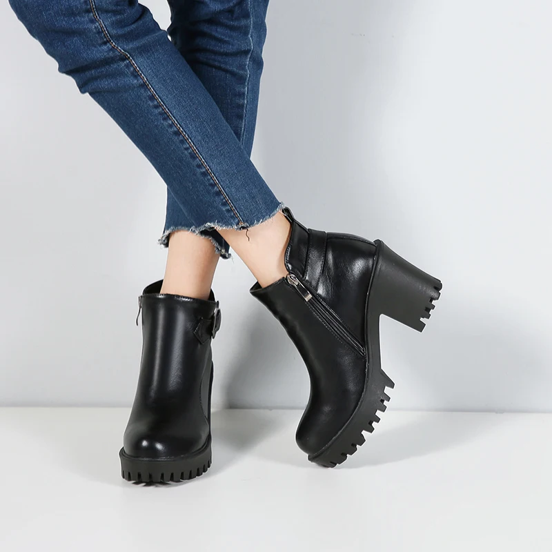 Женские ботинки из искусственной кожи на платформе короткие зимние с плюшевой