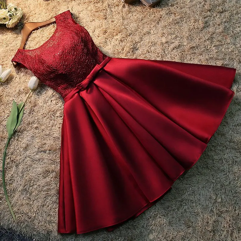 Атласное вечернее платье