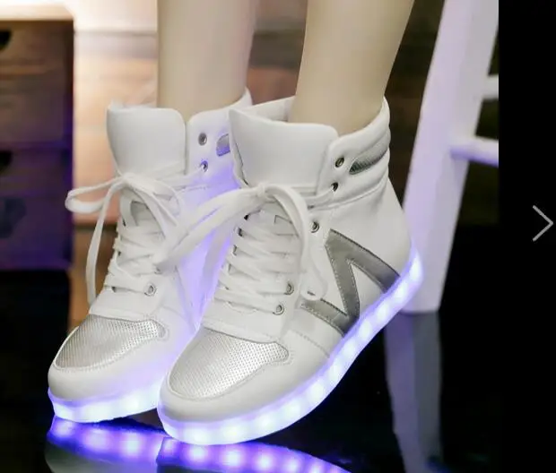 Кожаные ботинки женскую роль женский 2016 светящиеся обувь из высокое качество