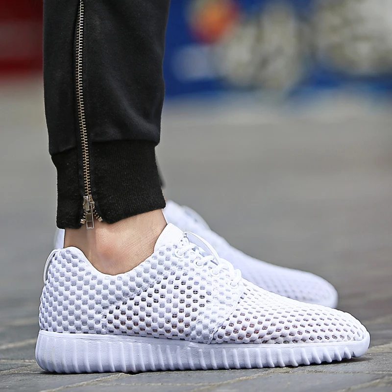 Легкие летние кроссовки дышащая повседневная обувь для пар влюбленных модная