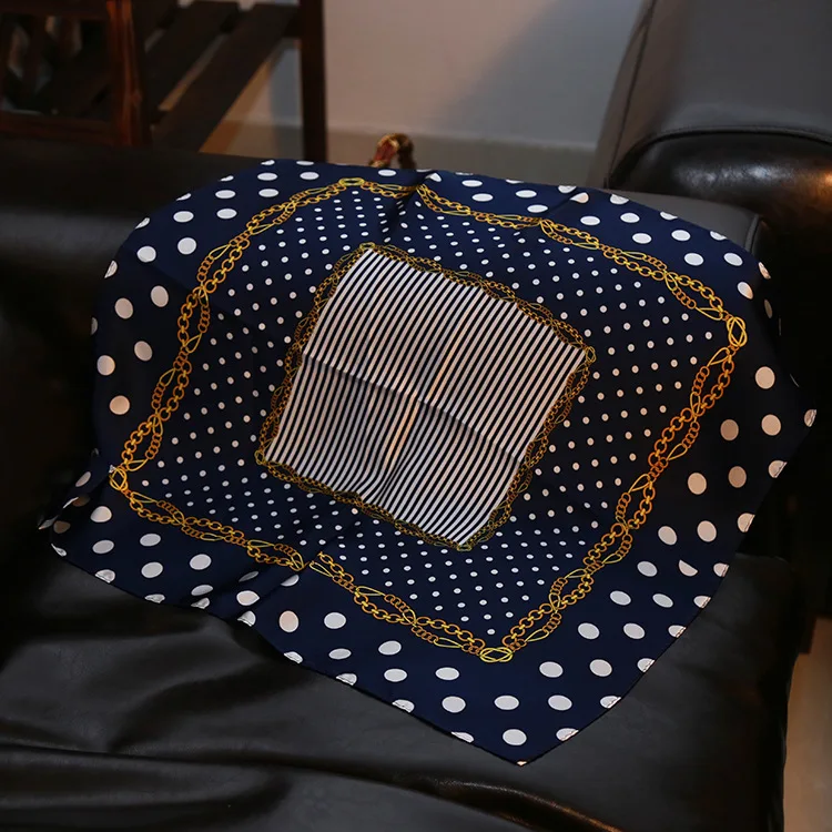 Шелковый шарф высшего качества с круглым принтом в горошек темно синий