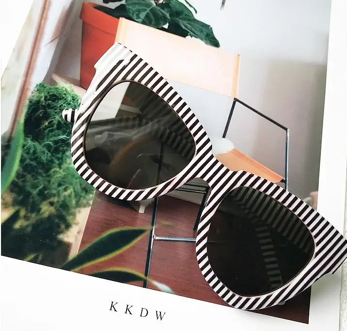 2019 летние женские белые солнцезащитные очки Европейская мода винтажные черные