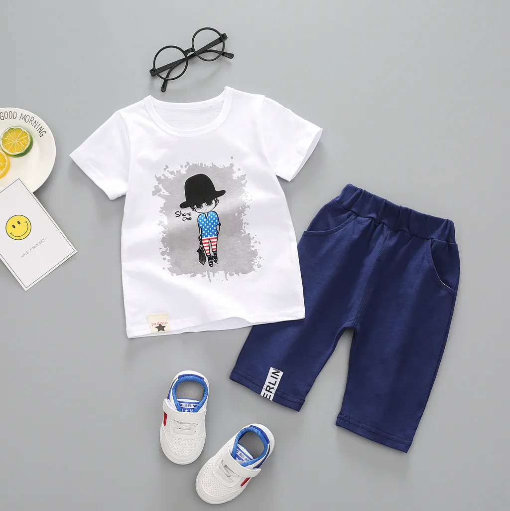 Летняя детская одежда для малышей Одежда маленьких мальчиков топы с буквенным
