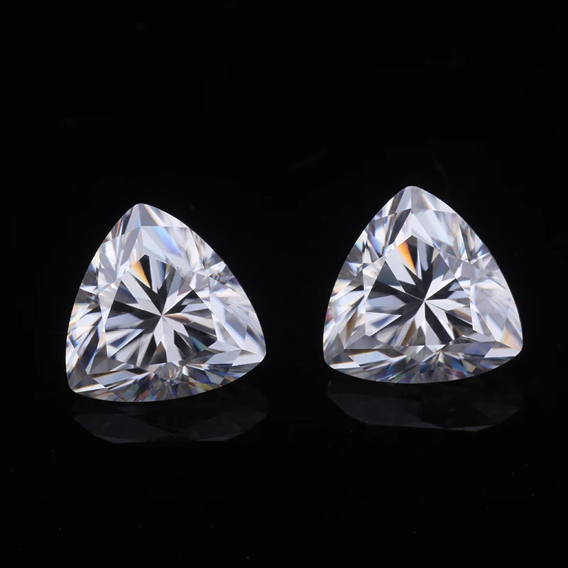 

Trillion Cut 5.5x5.5mm Loose Gemstone EF Color VVS Clarity Synthetic Moissanite Diamond for Jewelry Making