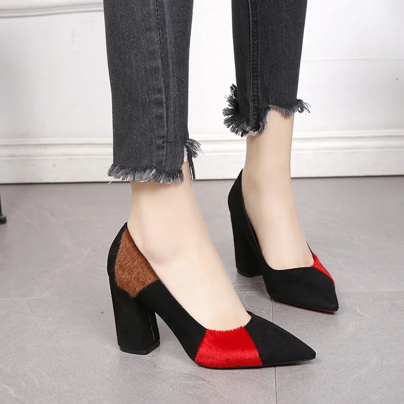 Пикантные женские туфли-лодочки смешанных цветов на высоком квадратном каблуке