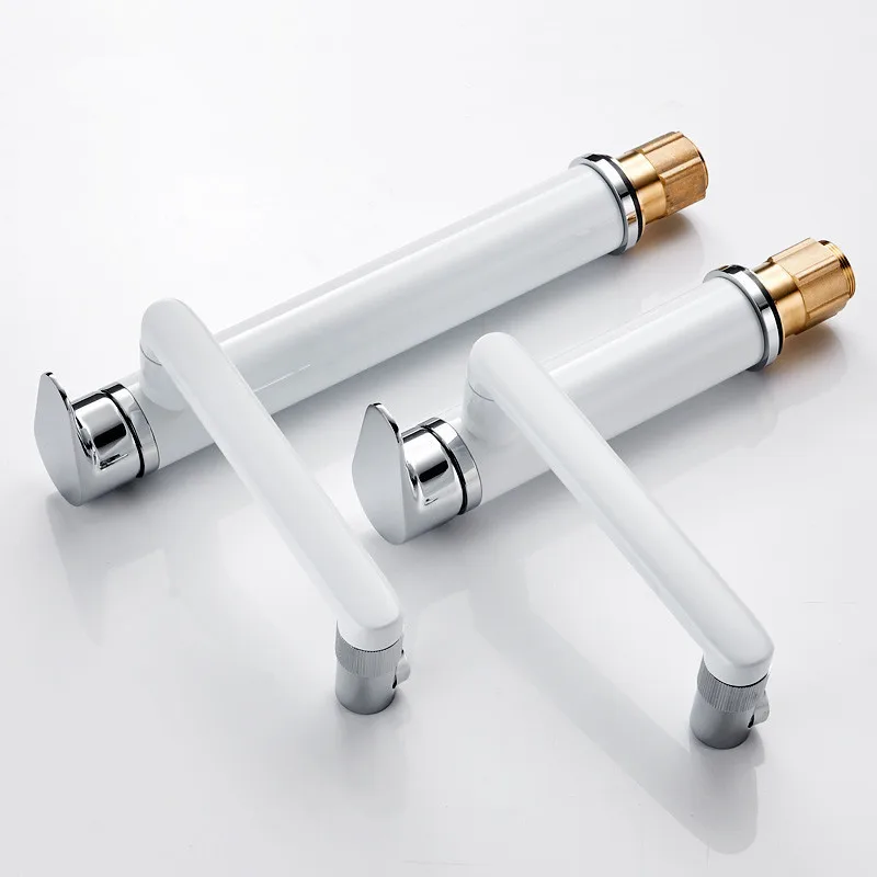 Вращающийся смеситель для раковины ванной из твердой латуни с носиком горячей и