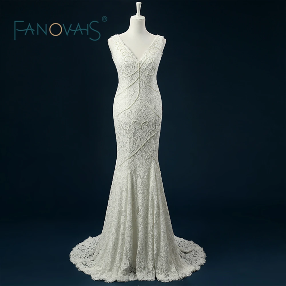 Сексуальное кружевное свадебное платье с v-образным вырезом и открытой спиной