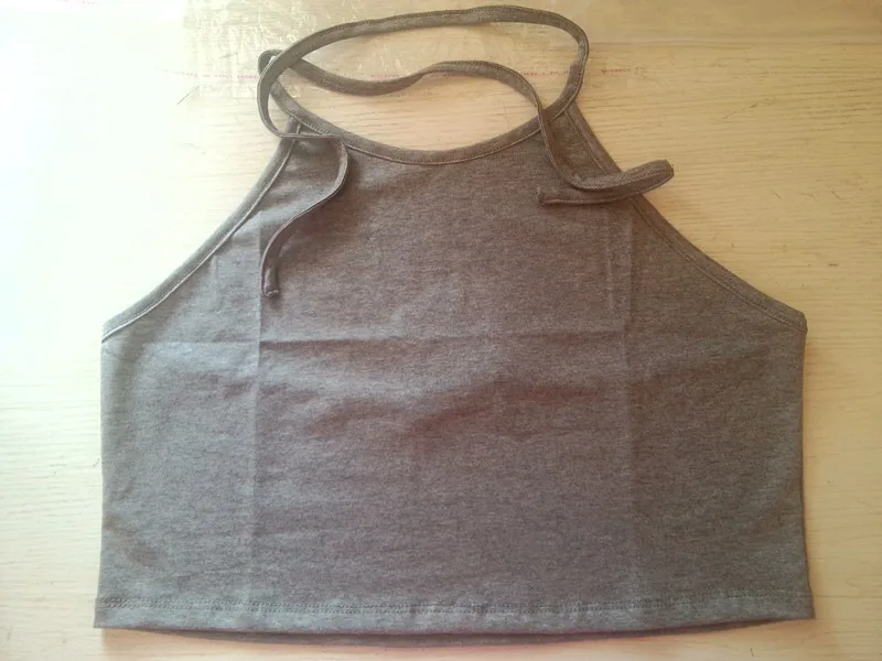 Женский топ с лямкой на шее бюстье укороченный Черная майка Топ без бретелек