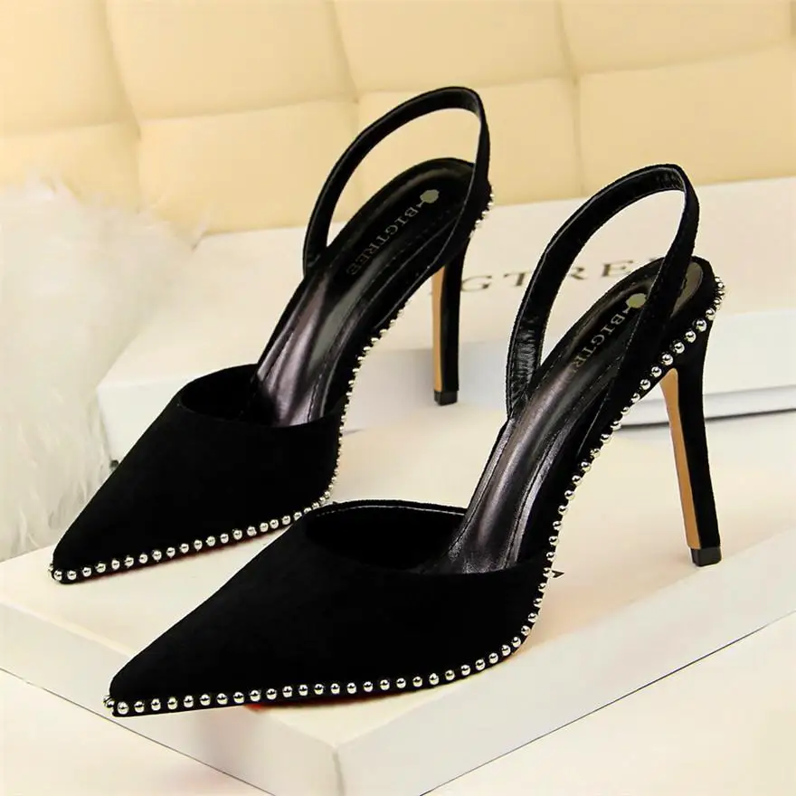 Black Flock LAKESHI Sandalias Mujer; коллекция года; босоножки на высоком каблуке; женская обувь с заклепками и ремешком сзади; обувь на высоком каблуке с закрытым носком; женские босоножки; zapatos - Цвет: Black Flock