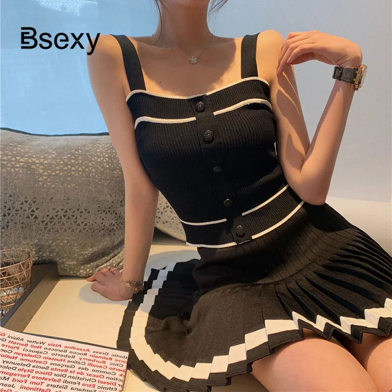 Фото Women Knit Crop Top 2019 Summer Sexy Single Breasted White Black Knitted Camis Shirt streetwear bustier femme Женская одежда Women Knit Crop Top 2019 Summer Sexy Single Breasted White Black Knitted Camis Shirt streetwear bustier femme Женская одежда