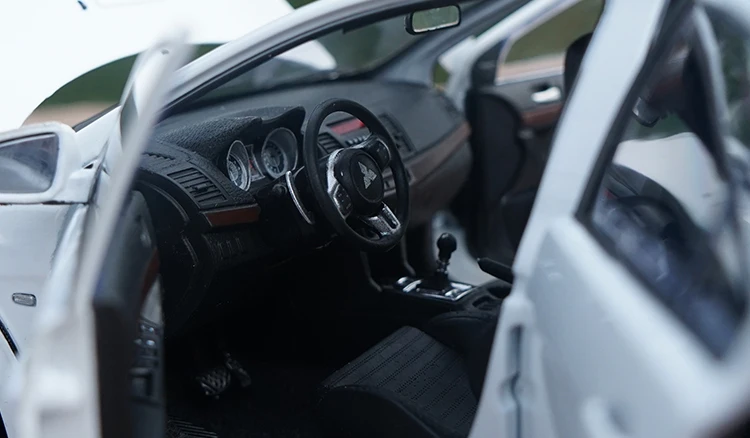 1:18 MITSUBISHI LANCER EVO 10 X литая металлическая модель автомобиля, модель из высококачественного сплава, Изысканные Подарки
