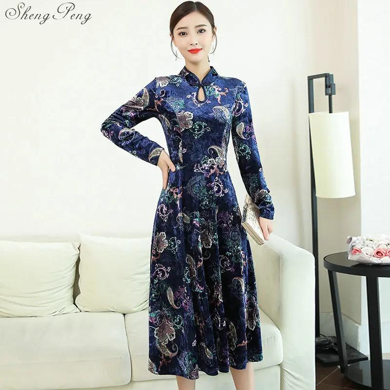

Oriental Chinese women qipao cheongsam dress elegant embroidered hollow out long sleeve tunic qipao dress Q455