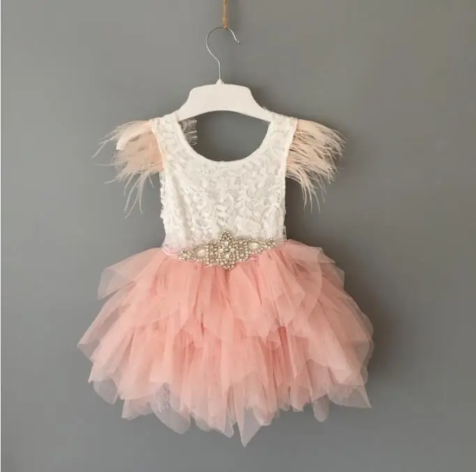 Pink tulle Платье принцессы для малышей, украшенное перьями 1st день рождения для маленьких девочек; с кружевом и рукавами-крылышками для девочек, летнее платье Детская Юбка-пачка, одежда с поясом - Цвет: Pink tulle