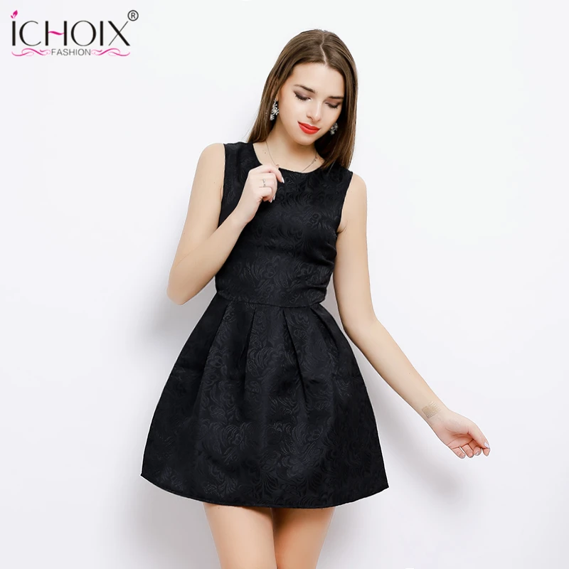 Женское винтажное мини платье принцессы однотонное облегающее без рукавов