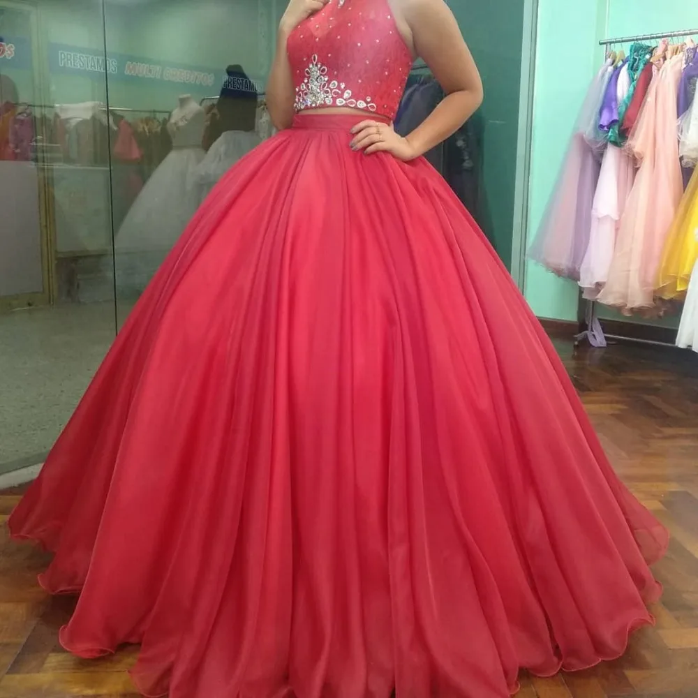 

Sparkly Ball Gown Quinceanera Dress Two Piece Halter Sexy Open Back Lace up Crystal Sweet 16 Dresses Girls 15 Birthday Gowns